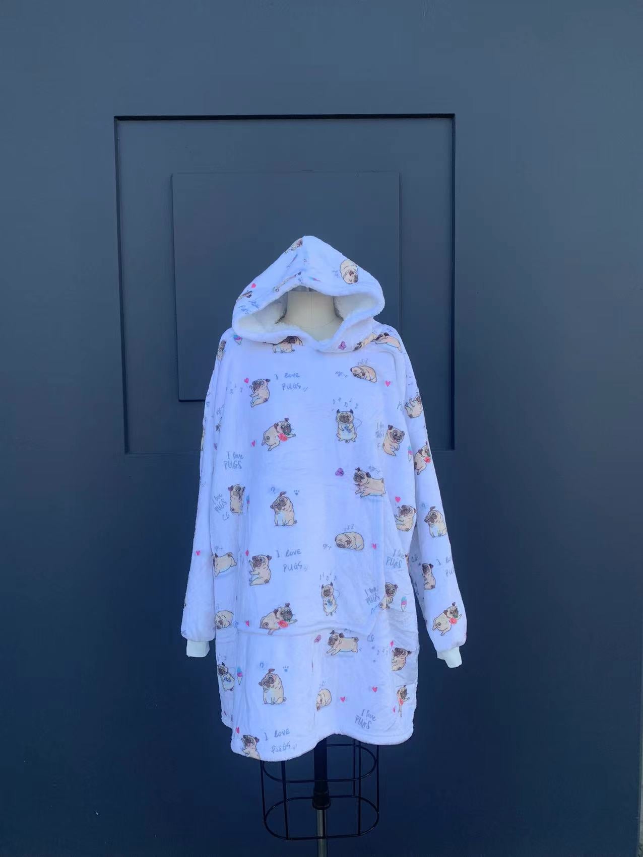 pug oversized hoodie (1 SIZE FOR MOST)