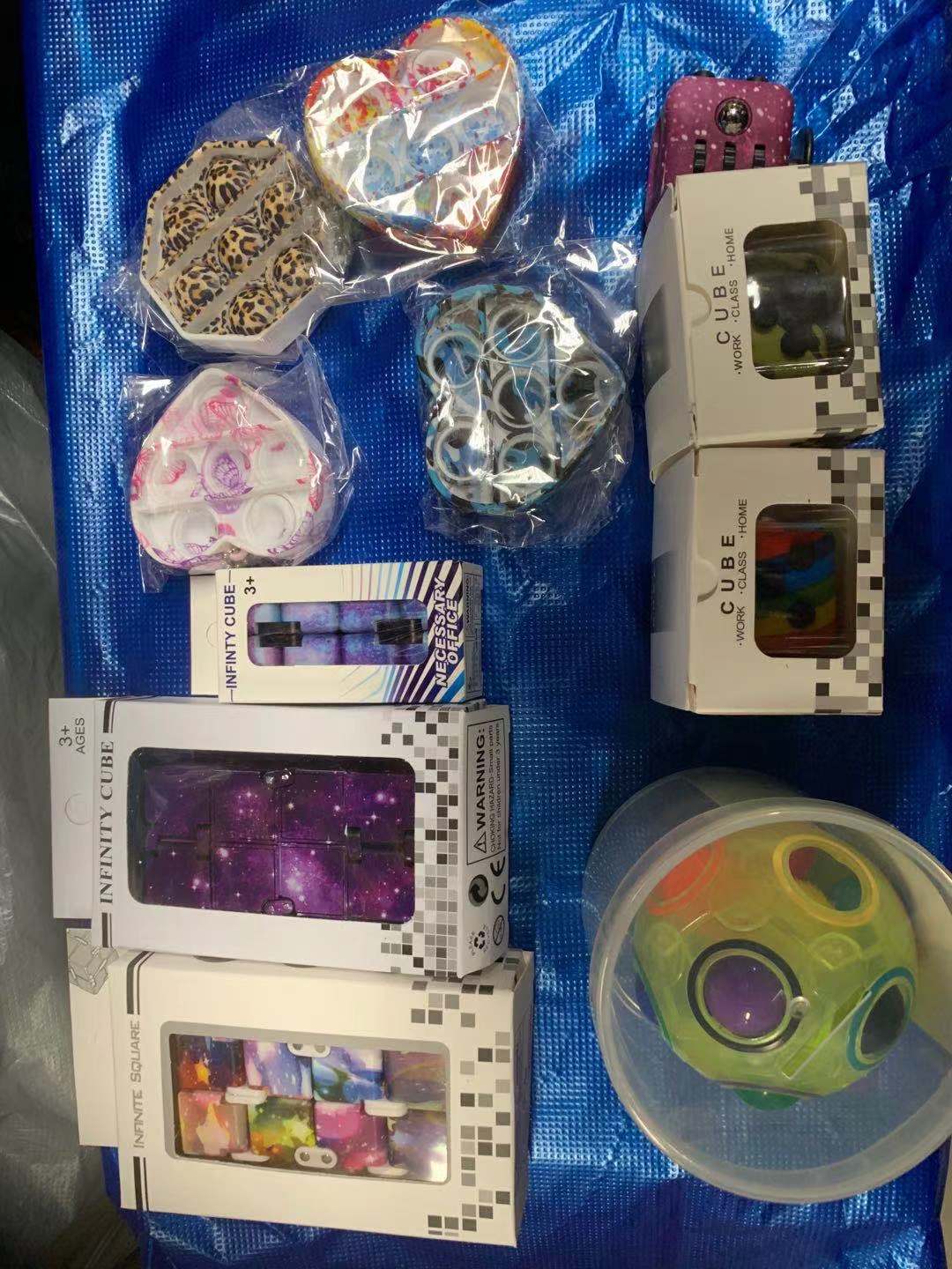 Lucky box! random fidget toy set pop it set