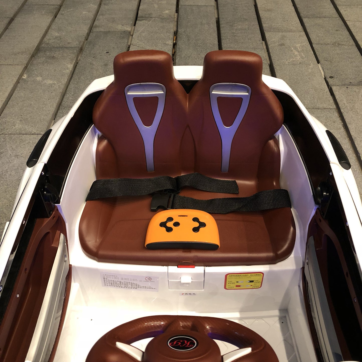 KIDS RIDE ON CAR MASERATI-car