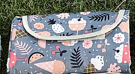 Camping Beach Picnic Blanket 2M*2M Waterproof Mat Travel Rug Outdoor Large au stocks